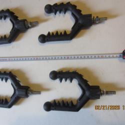 crochets de transport pour armes d'&eacute;paule