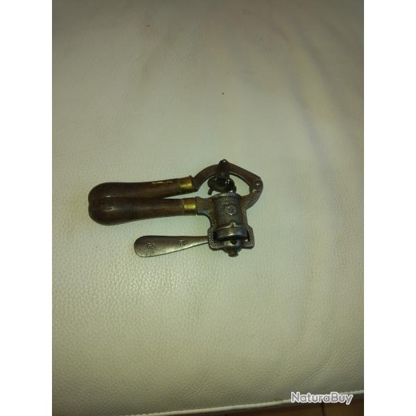 petit  sertisseur a main en  calibre 12