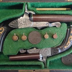 Magnifique paire de pistolets juxtapos&eacute;s de luxe 12mm et 9mm &agrave; broche sign&eacute; BOISSY XIXe en coffret