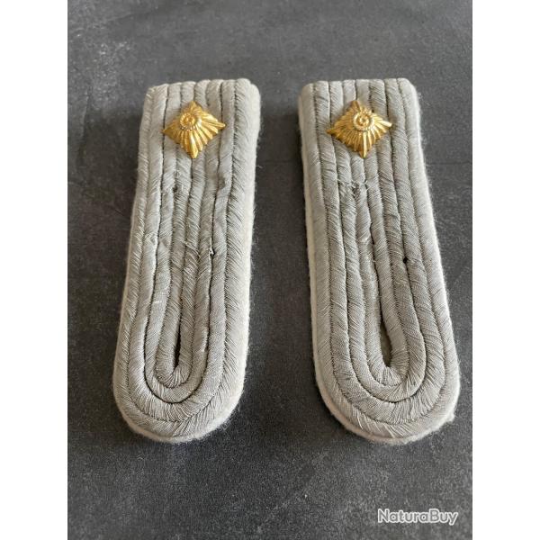Anciennes �paulettes d'infanterie DDR