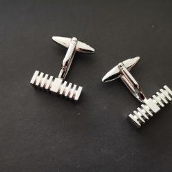 Boutons de manchettes argent&eacute;s neufs