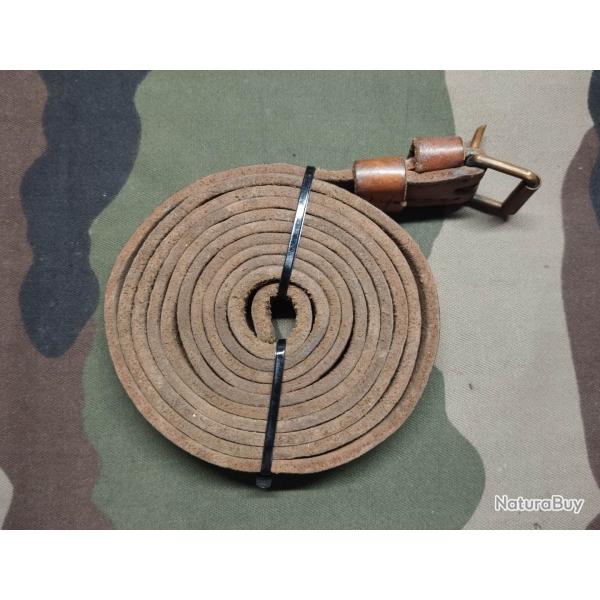 Sangle en cuir Arm�e Fran�aise, boite APX 806 mod�le rivet�