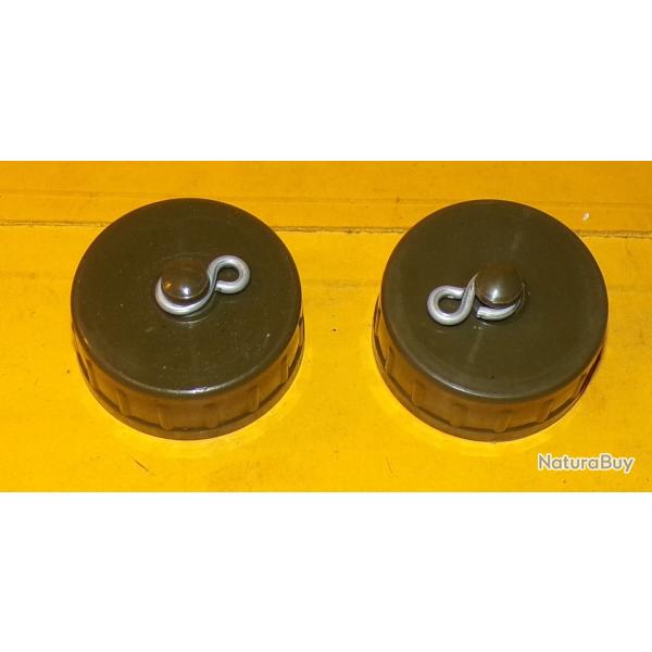 BOUCHON POUR GOURDE DE L'ARMEE FRANCAISE EN LOT DE 2 , ETAT NEUF VOIR PHOTOS . POUR TOUT RENSEIGNEME