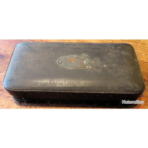 revolver Belge calibre 8 mm/92 en coffret cat�gorie "D"