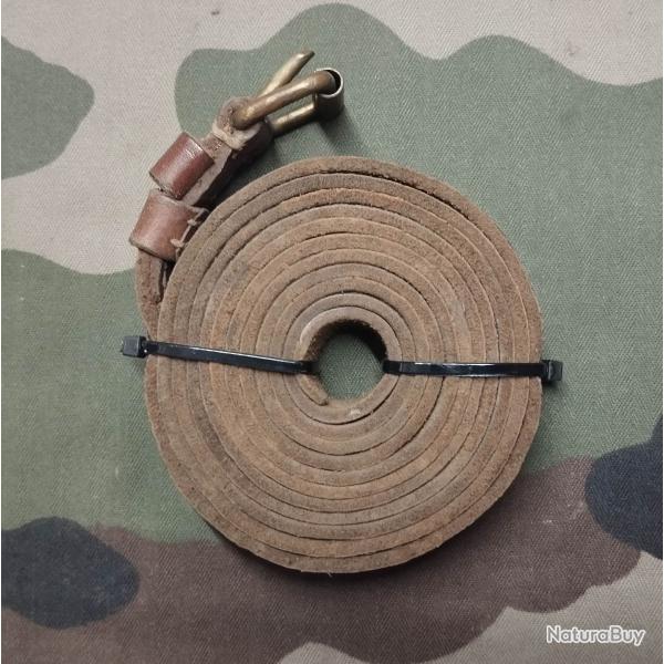 Sangle en cuir Arm�e Fran�aise, boite APX 806 mod�le cousu