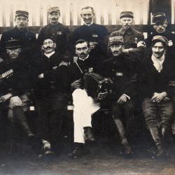 CPA - photo D'un groupe de soldats -N&deg; 7555