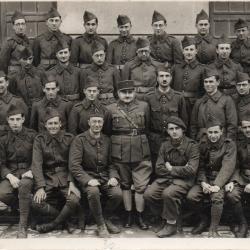 CPA - photo D'un groupe de soldats -N&deg; 7558