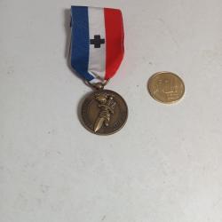 m&eacute;daille le souvenir fran&ccedil;ais, bronze