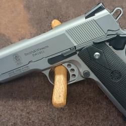 SMITH & WESSON SW1911 INOX POIGNET NOIR CALIBRE 45ACP