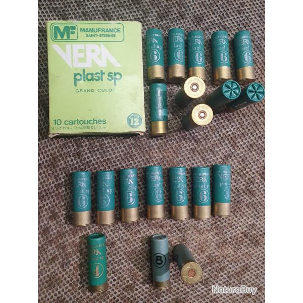 20 cartouches anciennes MANUFRANCE calibre 12 dont 18 mod�le VERA PLAST et 2 � douilles carton