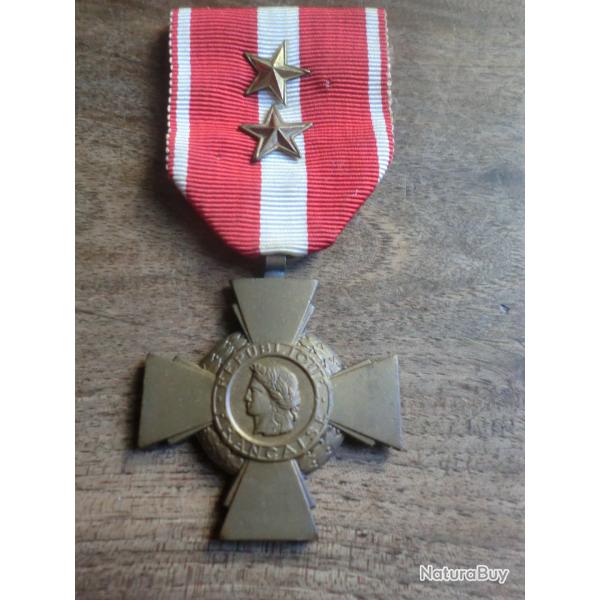 m�daille 2 etoile  croix de la valeur militaire
