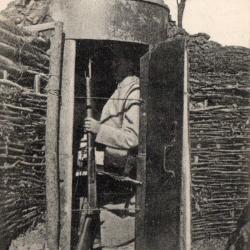 CPA - Panzertum im vordersten franz , Schutzengraben -N&deg; 7560