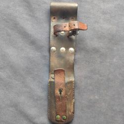 Gousset/Porte fourreau pour baionnette su&eacute;doise