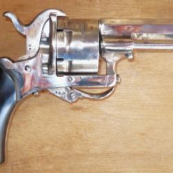 R&eacute;volver a broche 9mm d'artisan belge