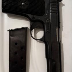 Pistolet Tokarev TT-33 calibre 7,62x25 datant de 1936