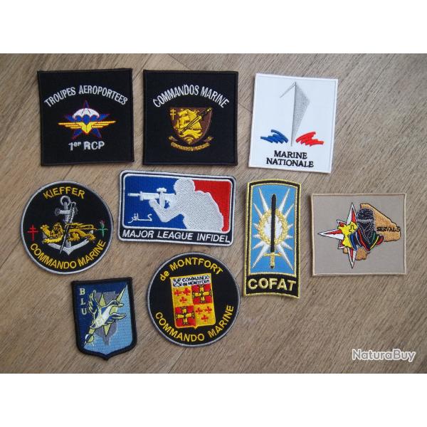 lot 9 �cussons collection militaire insignes