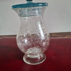 Pot couvert en verre bull&eacute; de Biot, bonbonni&egrave;re