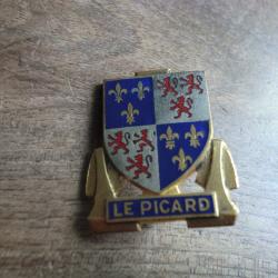 insigne &eacute;mail  le picard /  drago paris