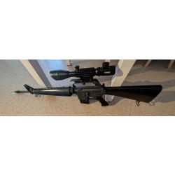 M16 a1 we gaz tr&egrave;s bon &eacute;tat, lunette et deux chargeurs