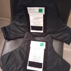 Ench&egrave;re lot de 2 plaques balistiques contre les armes de poings et les lames AEGIS 54X36 et 46x30 cm