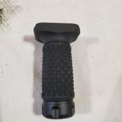 A vendre poign&eacute;e AR-15