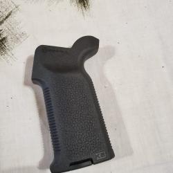 A vendre poign&eacute;e AR-15 Magpul