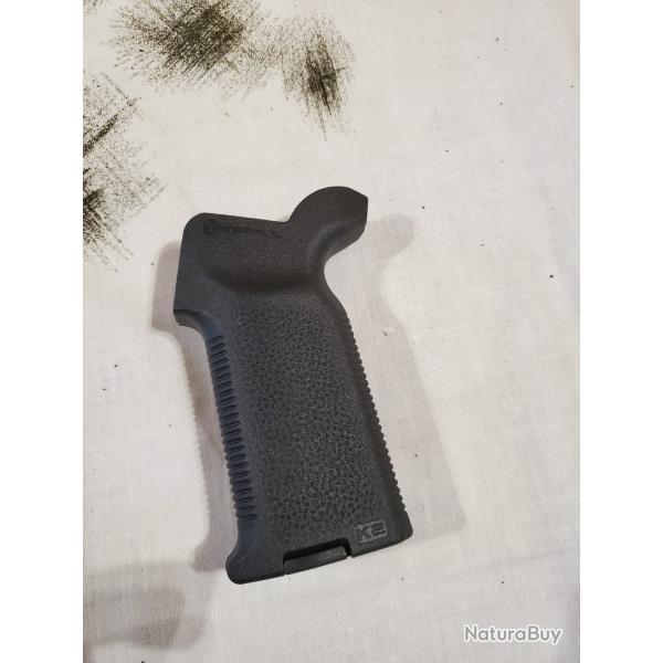 A vendre poign�e AR-15 Magpul