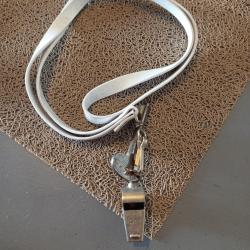 Sifflet avec attache