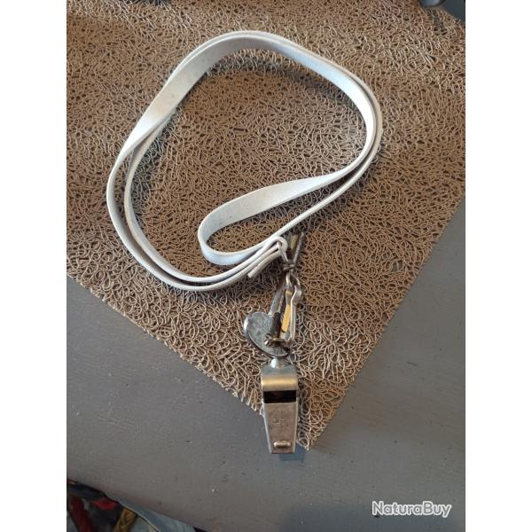 Sifflet avec attache