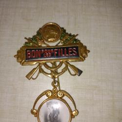 Broche medaillon bon pour les filles avec medaillon