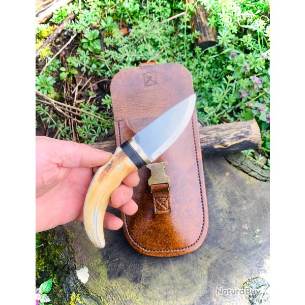 couteau � d�pecer d'artisan skinner / pochette cuir / manche en ivoire de phacoch�re