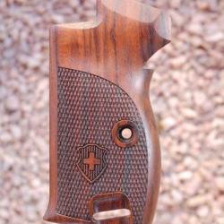 PLAQUETTES BOIS PISTOLET SIG SAUER P210 grips (damier+logo)