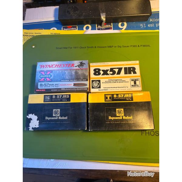 Lot divers de 68 balles 8mm.