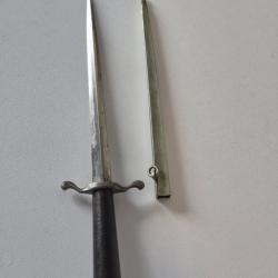 belle dague de vertu  avec son &eacute;tui ( pique couille ) fin  19 &eacute;me
