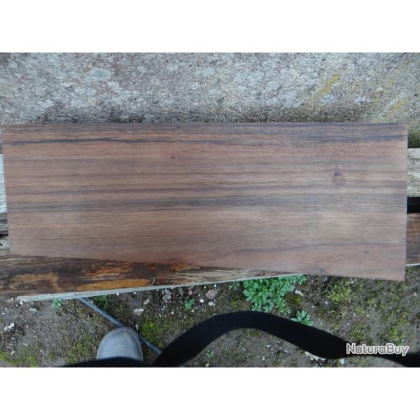 vends �bauche noyer pour crosse, beau noyer limousin plus de 25 ans de s�chage.