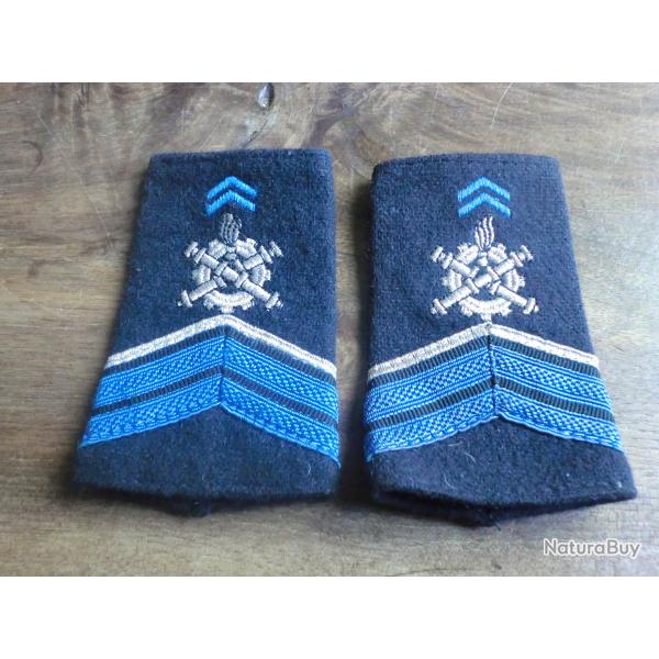 paire fourreau �paule soldat du mat�riel brigadier chef