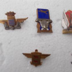 lot de 4  insignes porte-avions WWII,&eacute;tat neuf