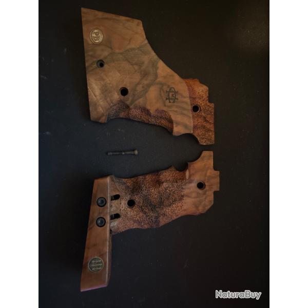 Poign�e anatomique Moroni pour pistolet Beretta 89 en mode 22 LR pour gaucher