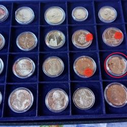 Coffret de 24 Monnaies en Argent du Vatican -