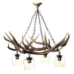 Lustre Compos&eacute; branches de cerfs moyennes, env. 60 x 60 cm, hauteur env. 65 cm