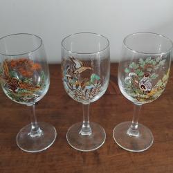 3 verres a pied motif "La Chasse"