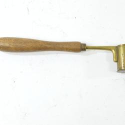 Ancienne dosette r&eacute;glable en laiton pour fabrication de cartouches de chasse. 1,40 &agrave; 2,40gr. Vintage