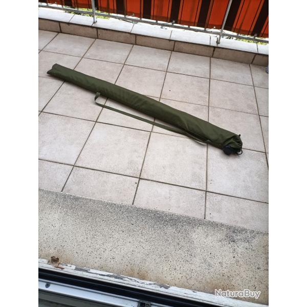 Vend PARAPLUIE  en tr�s bon �tat presque pas servi