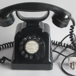 T&eacute;l&eacute;phone vintage bak&eacute;lite noir PTT Suisse