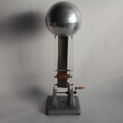 Ancien G&eacute;n&eacute;rateur de Van de Graaff Machine &eacute;lectrostatique