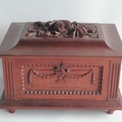 Coffret &agrave; bijoux bois sculpt&eacute; Fleurs