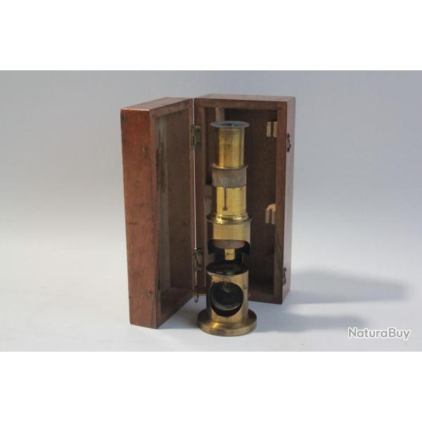 Microscope en laiton � niche XIXe si�cle