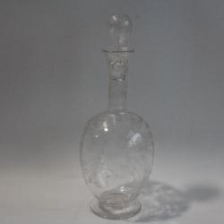 Carafe cristal grav&eacute; XIXe si&egrave;cle