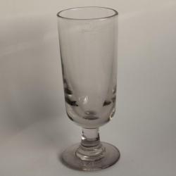 Ancien verre de bistrot grav&eacute;