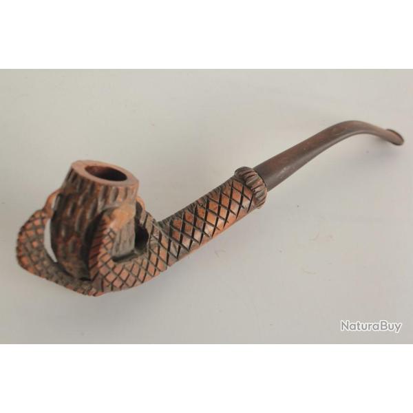 Pipe bois sculpt� patte de dragon